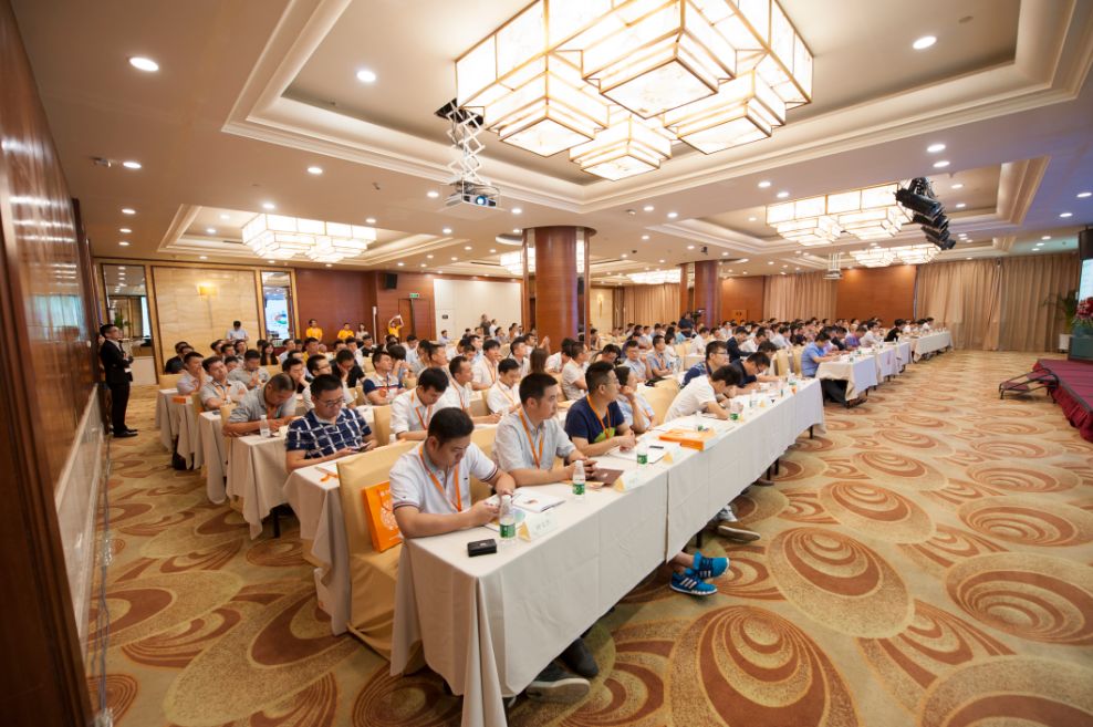 百米生活 國(guó)內(nèi)領(lǐng)先的場(chǎng)景營(yíng)銷(xiāo)服務(wù)商在會(huì)議服務(wù)領(lǐng)域的創(chuàng)新實(shí)踐